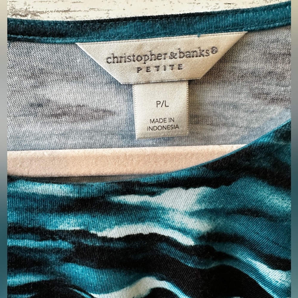 🌊 Christopher & Banks Petite Top P/L Teal Black Abstract Stretch - Picture 2 of 8